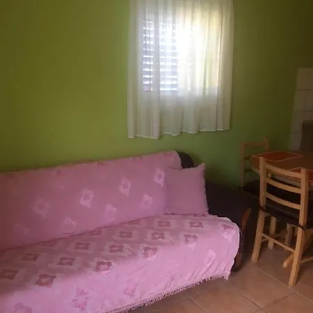 For Families With Children Vinez, - 15826 Appartement